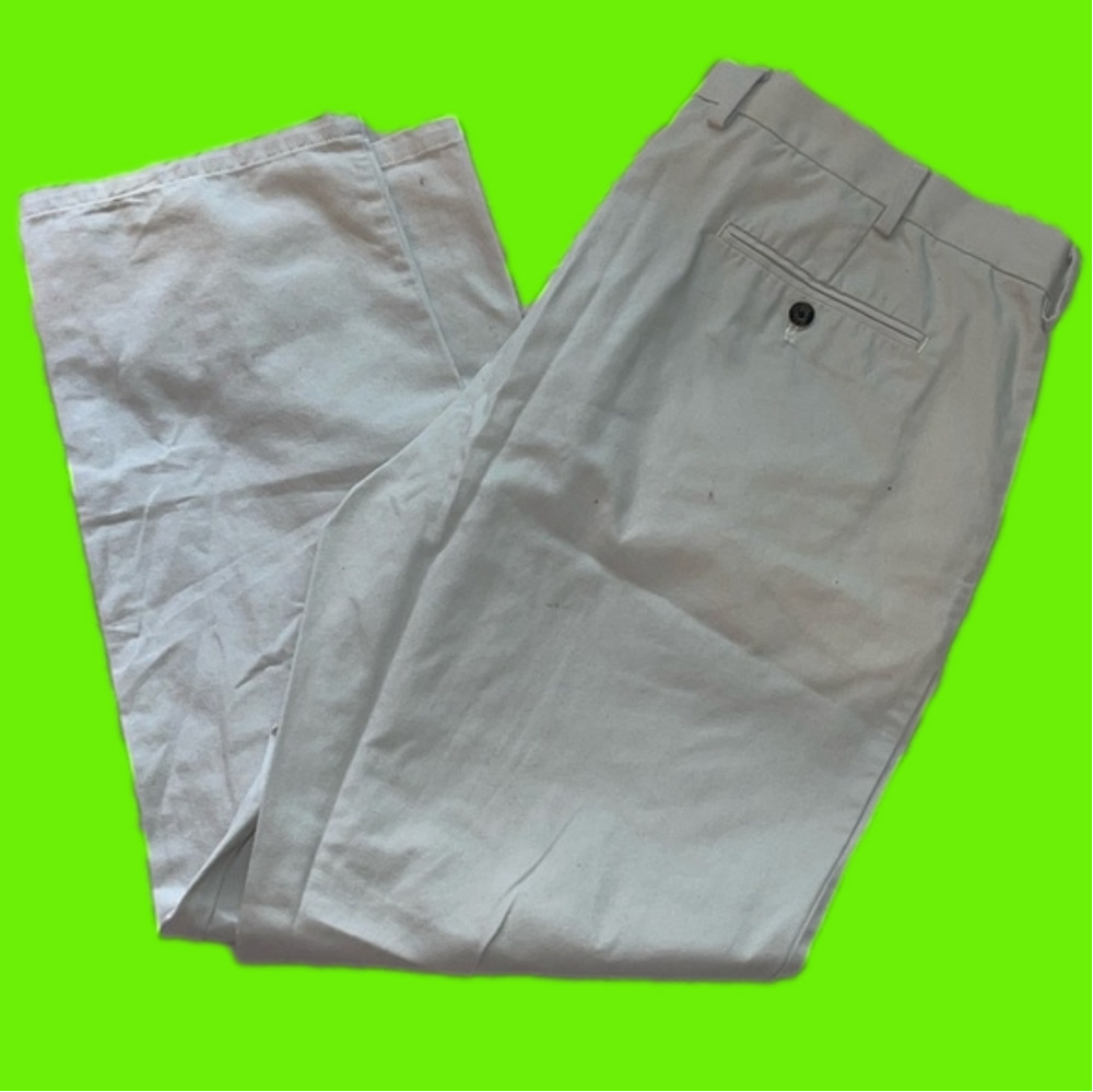 NWOT men’s Amazon Essentials pants 42x32
